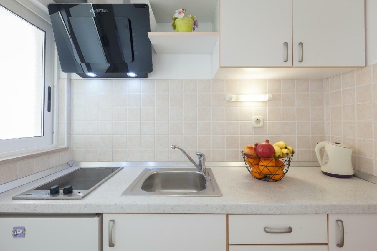 Vila Nela Tucepi Bagian luar foto